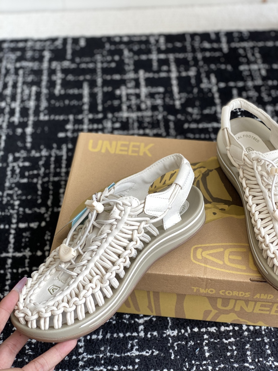 代购级
Keen户外溯溪鞋 莞产原厂级，随着近两年户外活动的火爆

作为户外作业Keen品牌的溯溪鞋就成