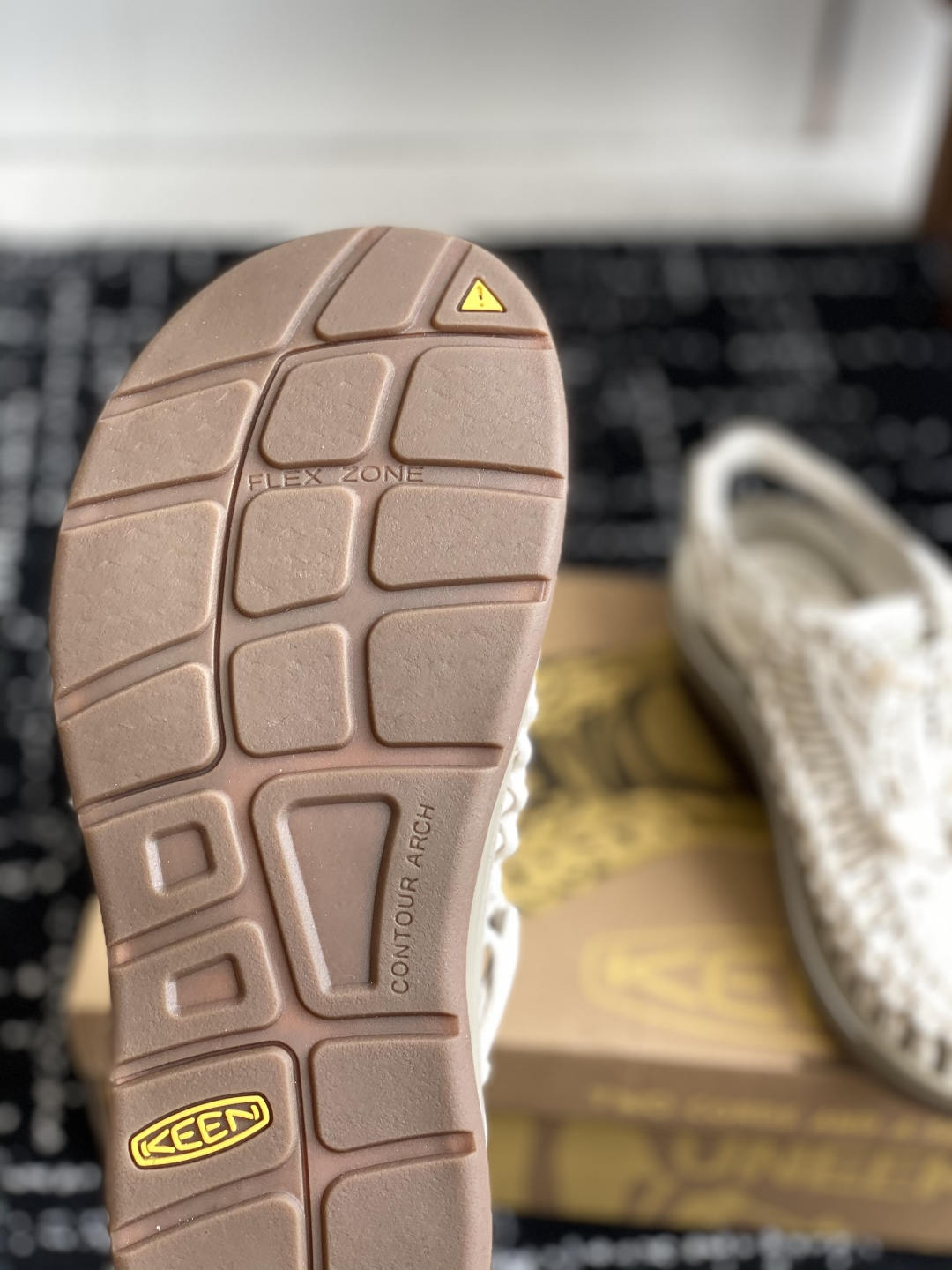 代购级
Keen户外溯溪鞋 莞产原厂级，随着近两年户外活动的火爆

作为户外作业Keen品牌的溯溪鞋就成