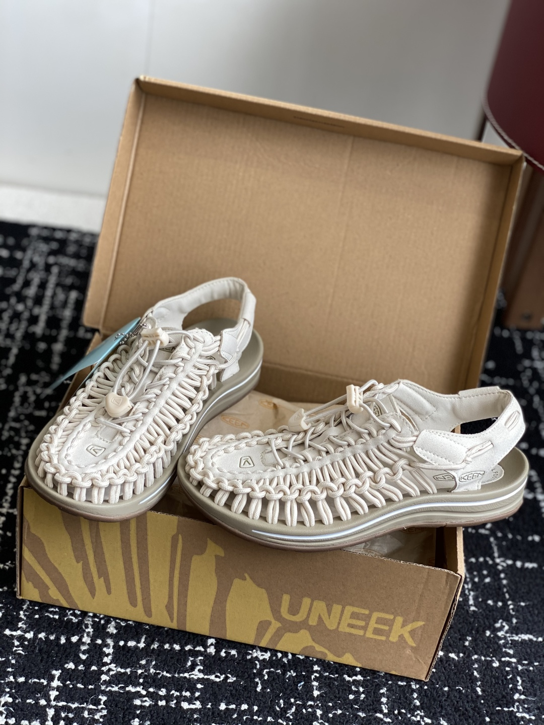 代购级
Keen户外溯溪鞋 莞产原厂级，随着近两年户外活动的火爆

作为户外作业Keen品牌的溯溪鞋就成