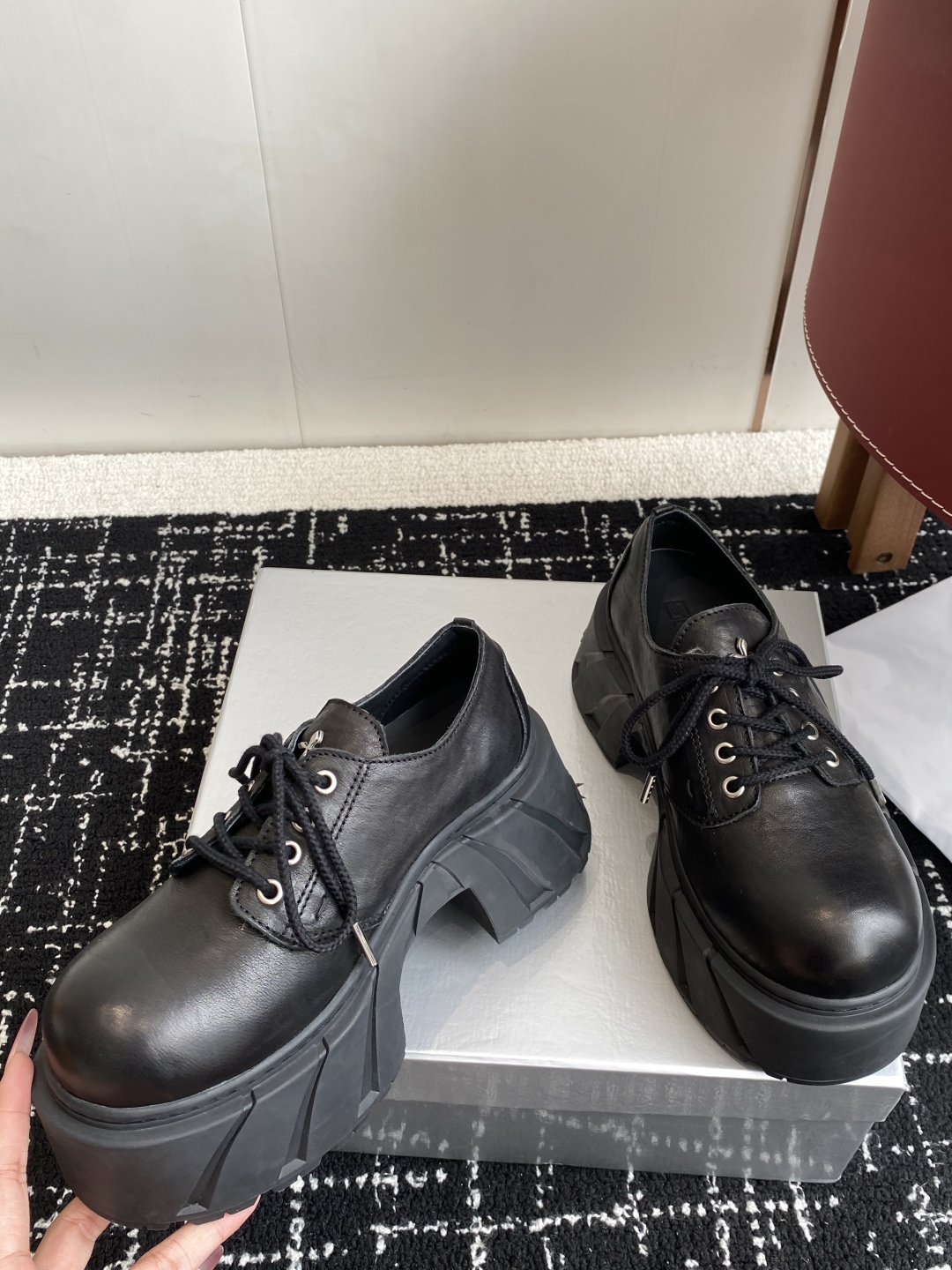 Smfk 小众潮牌 25ss爆款新品 厚底 休闲鞋 德比鞋 短靴 长靴 
爆真的是很耐看越看越喜欢！矮个