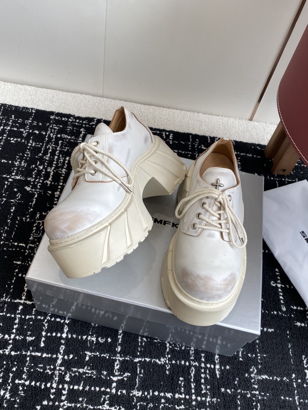 Smfk 小众潮牌 25ss爆款新品 厚底 休闲鞋 德比鞋 短靴 长靴 
爆真的是很耐看越看越喜欢！矮个