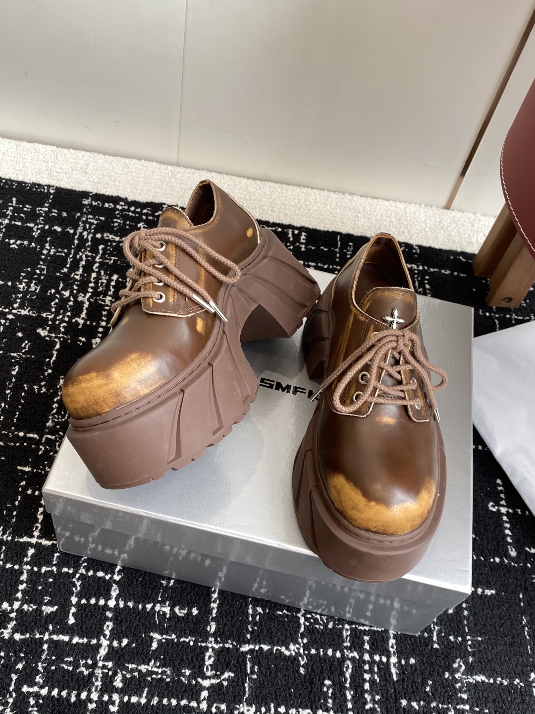 Smfk 小众潮牌 25ss爆款新品 厚底 休闲鞋 德比鞋 短靴 长靴 
爆真的是很耐看越看越喜欢！矮个