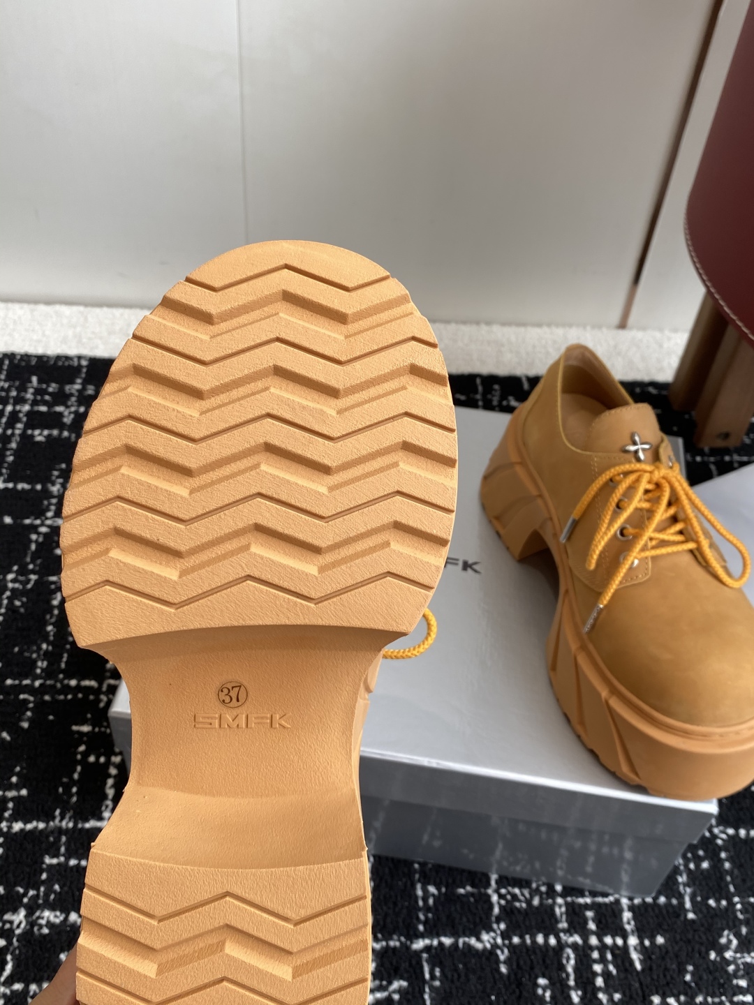 Smfk 小众潮牌 25ss爆款新品 厚底 休闲鞋 德比鞋 短靴 长靴 
爆真的是很耐看越看越喜欢！矮个