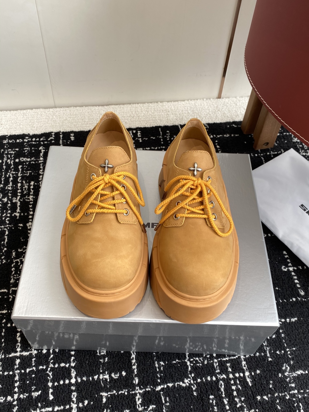 Smfk 小众潮牌 25ss爆款新品 厚底 休闲鞋 德比鞋 短靴 长靴 
爆真的是很耐看越看越喜欢！矮个