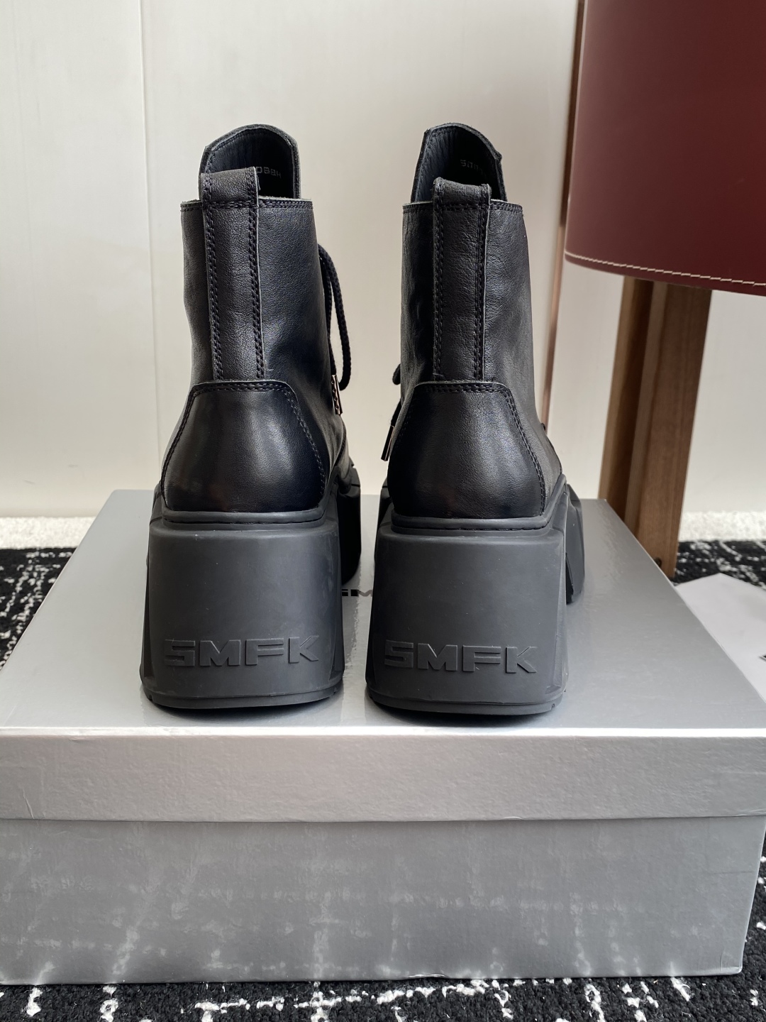 Smfk 小众潮牌 25ss爆款新品 厚底 休闲鞋 德比鞋 短靴 长靴 
爆真的是很耐看越看越喜欢！矮个