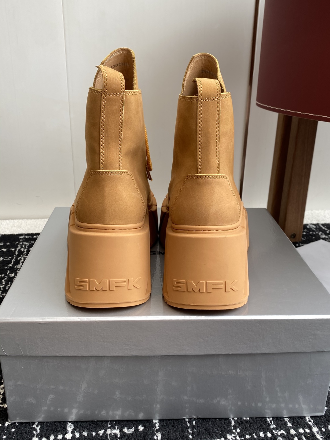 Smfk 小众潮牌 25ss爆款新品 厚底 休闲鞋 德比鞋 短靴 长靴 
爆真的是很耐看越看越喜欢！矮个