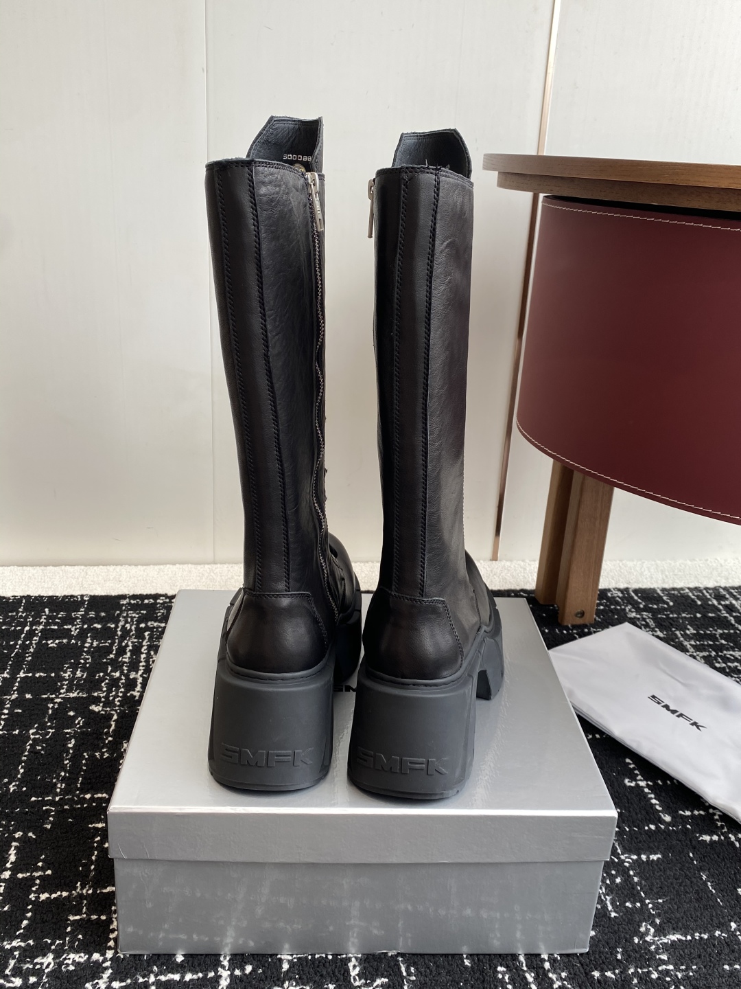 Smfk 小众潮牌 25ss爆款新品 厚底 休闲鞋 德比鞋 短靴 长靴 
爆真的是很耐看越看越喜欢！矮个