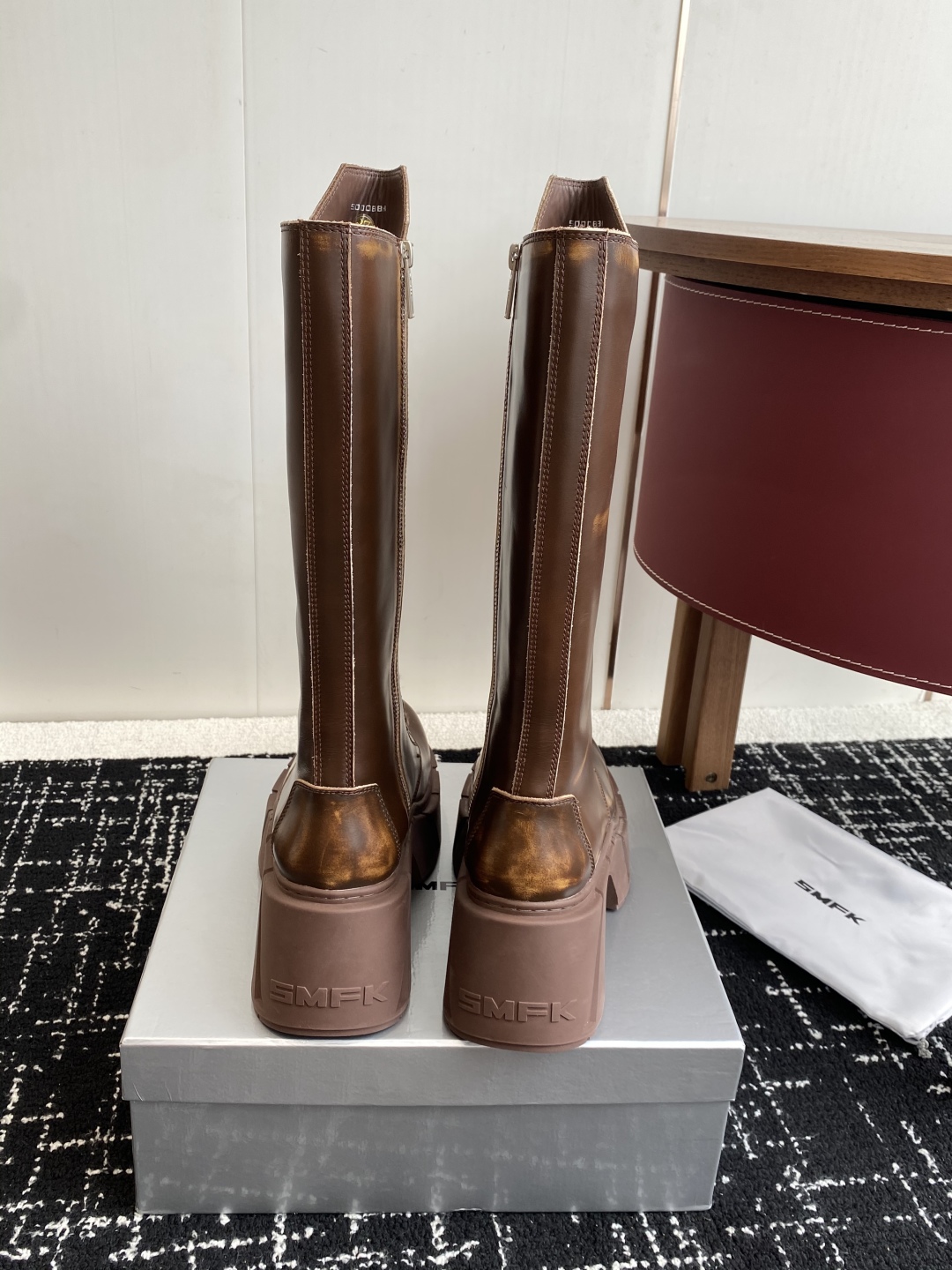 Smfk 小众潮牌 25ss爆款新品 厚底 休闲鞋 德比鞋 短靴 长靴 
爆真的是很耐看越看越喜欢！矮个