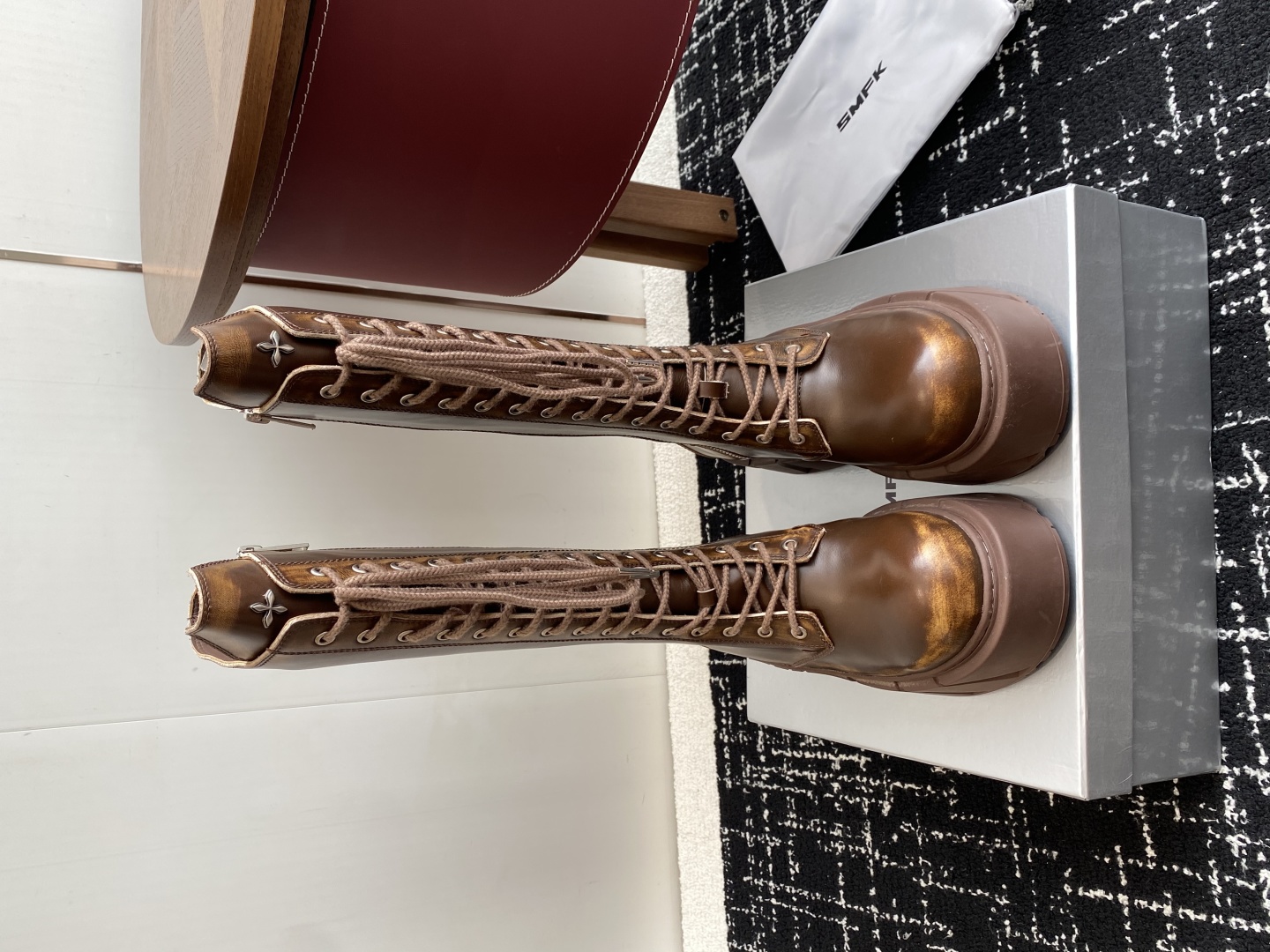 Smfk 小众潮牌 25ss爆款新品 厚底 休闲鞋 德比鞋 短靴 长靴 
爆真的是很耐看越看越喜欢！矮个