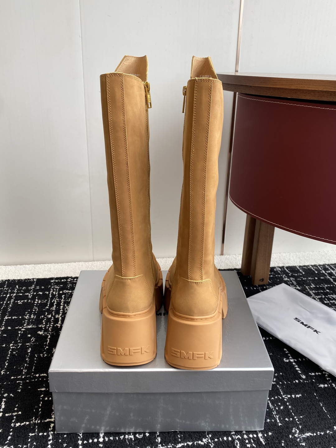 Smfk 小众潮牌 25ss爆款新品 厚底 休闲鞋 德比鞋 短靴 长靴 
爆真的是很耐看越看越喜欢！矮个