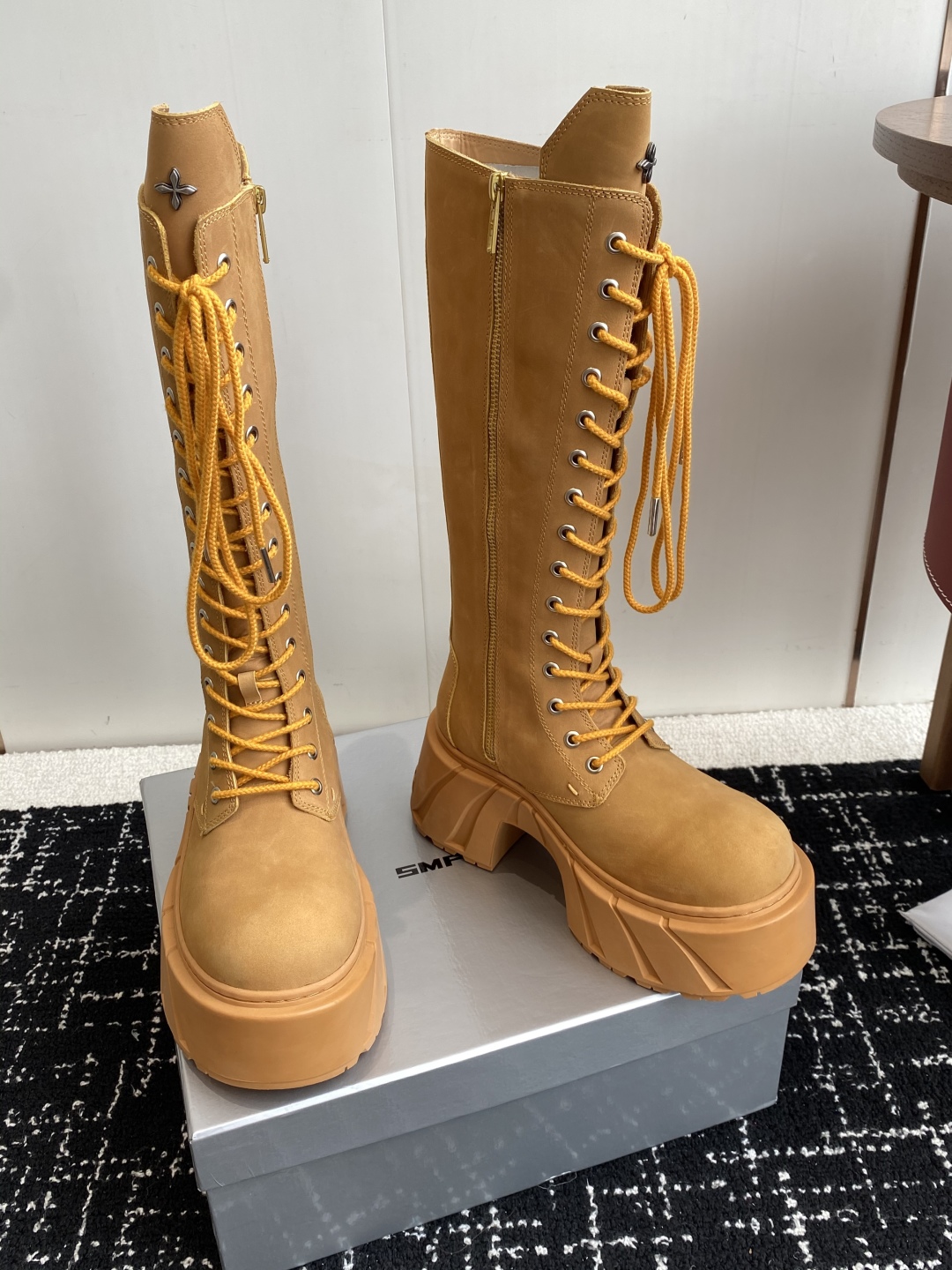 Smfk 小众潮牌 25ss爆款新品 厚底 休闲鞋 德比鞋 短靴 长靴 
爆真的是很耐看越看越喜欢！矮个