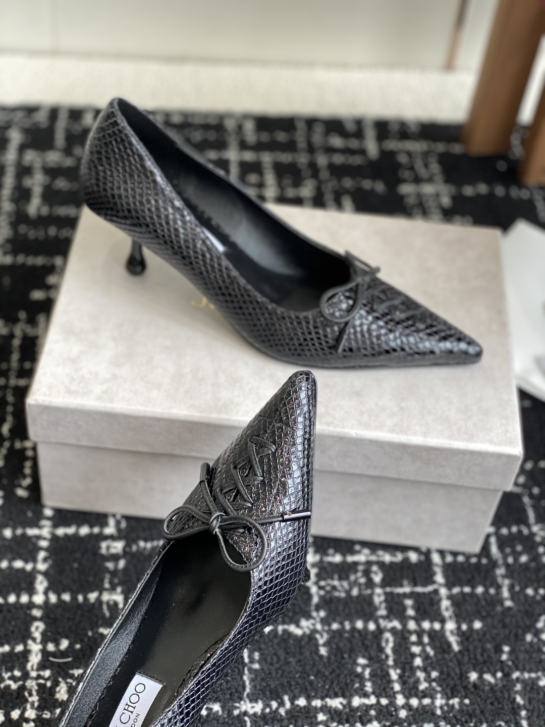 代购级
Jimmy Choo 25ss 春夏 系列JC新款 高跟拖鞋 单鞋

模糊鞋履与珠宝配饰之间的界