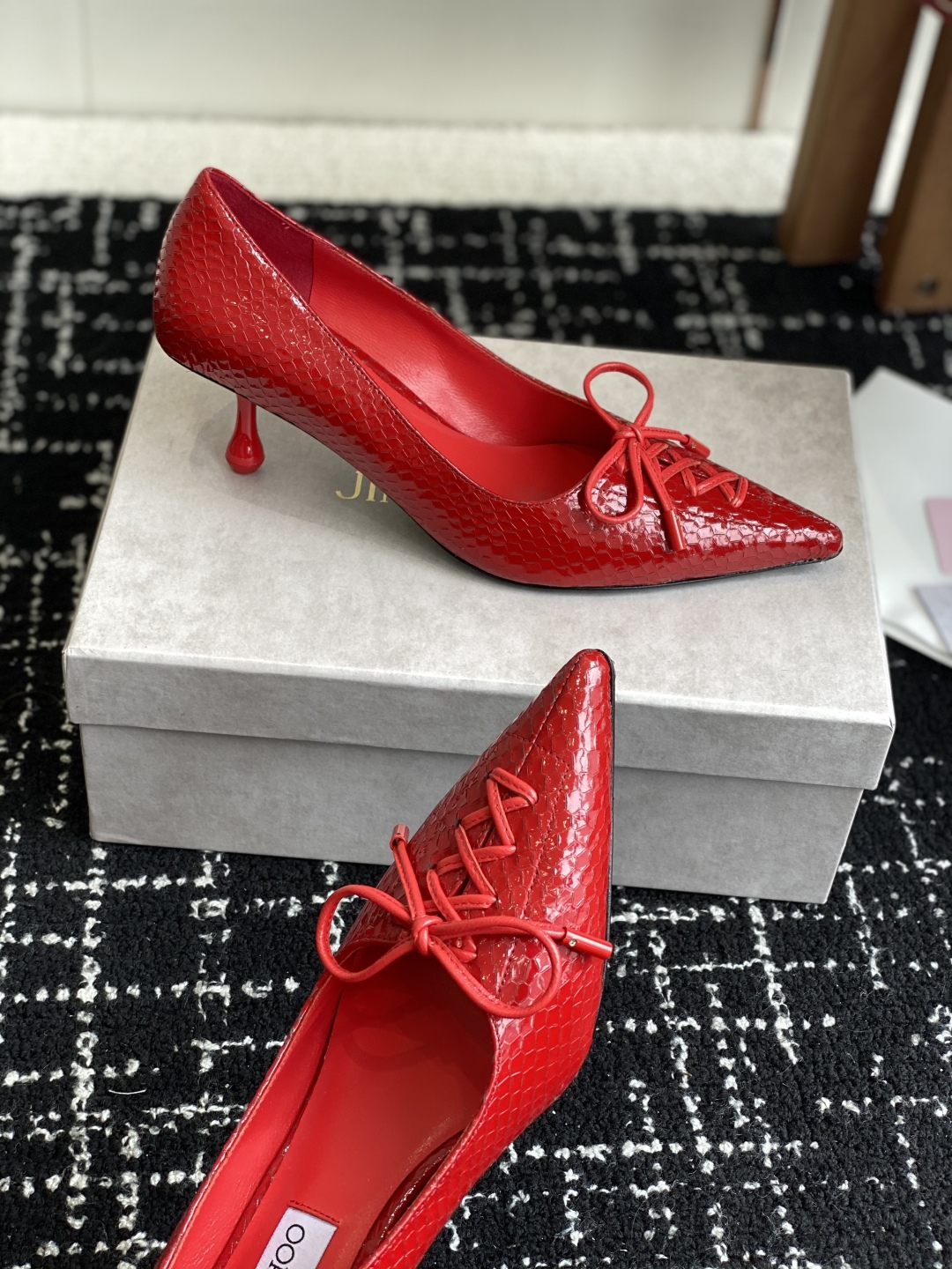 代购级
Jimmy Choo 25ss 春夏 系列JC新款 高跟拖鞋 单鞋

模糊鞋履与珠宝配饰之间的界