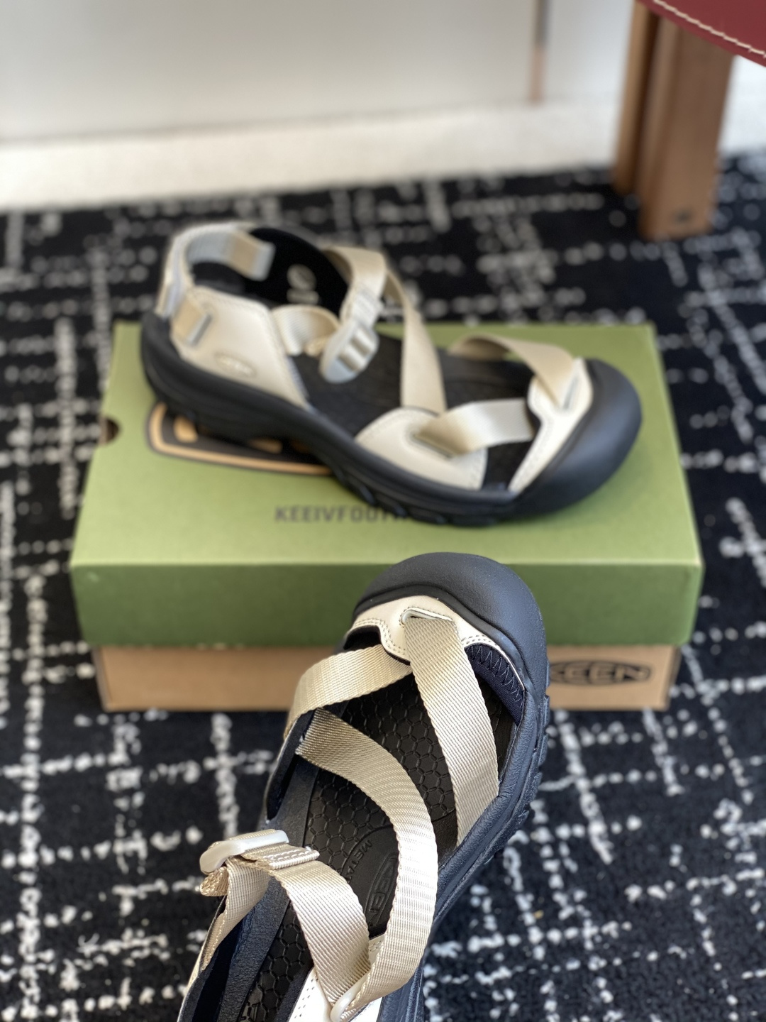 代购级
KEEN 科恩 玛丽珍Jasper 山系户外鞋
日系街头复古风 可以暴走2w步毫无压力！

第一