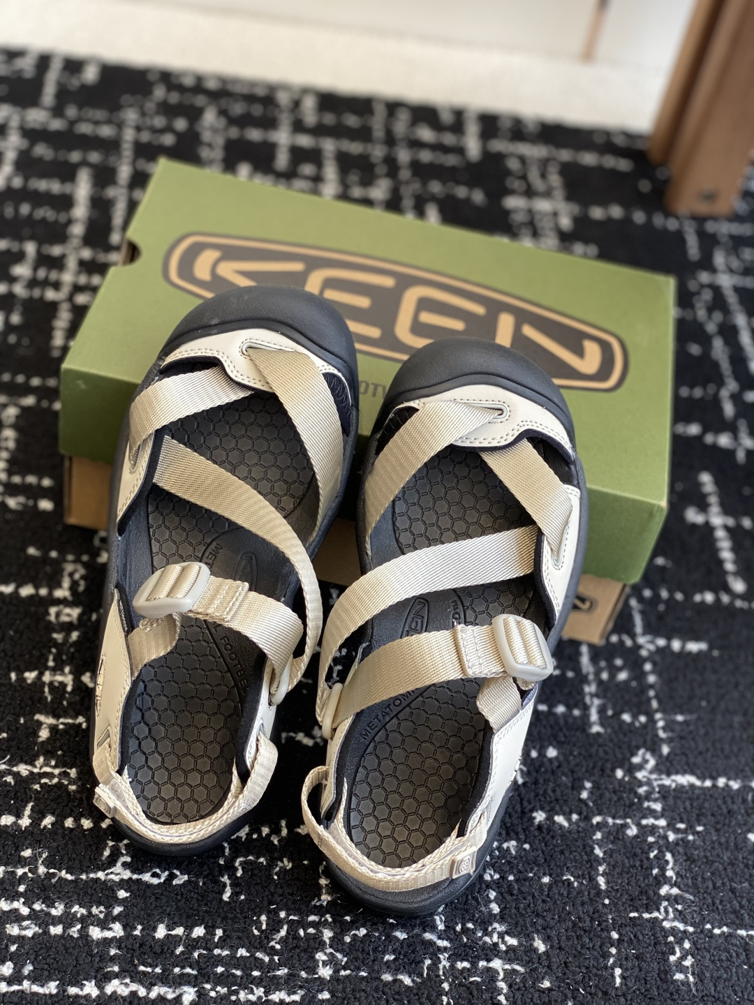 代购级
KEEN 科恩 玛丽珍Jasper 山系户外鞋
日系街头复古风 可以暴走2w步毫无压力！

第一