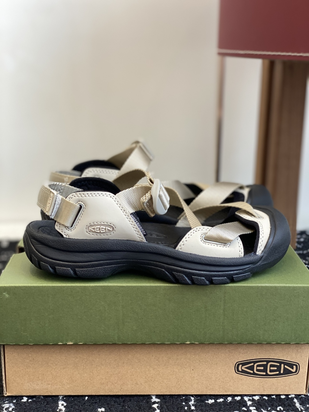 代购级
KEEN 科恩 玛丽珍Jasper 山系户外鞋
日系街头复古风 可以暴走2w步毫无压力！

第一