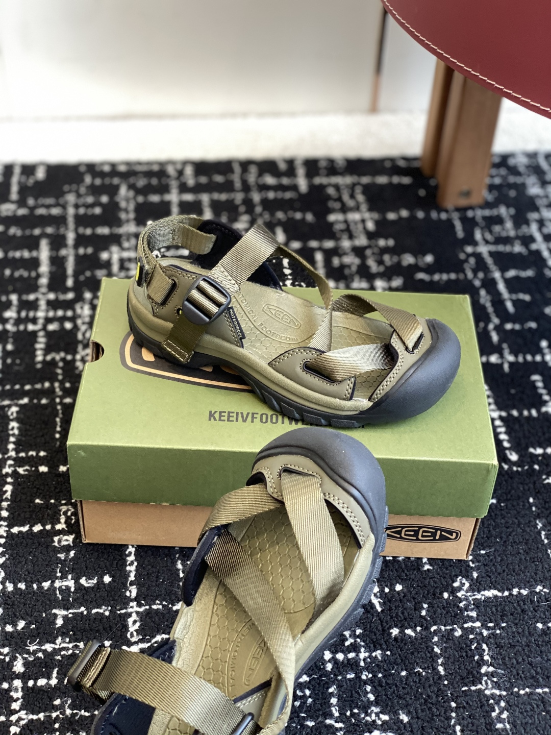 代购级
KEEN 科恩 玛丽珍Jasper 山系户外鞋
日系街头复古风 可以暴走2w步毫无压力！

第一