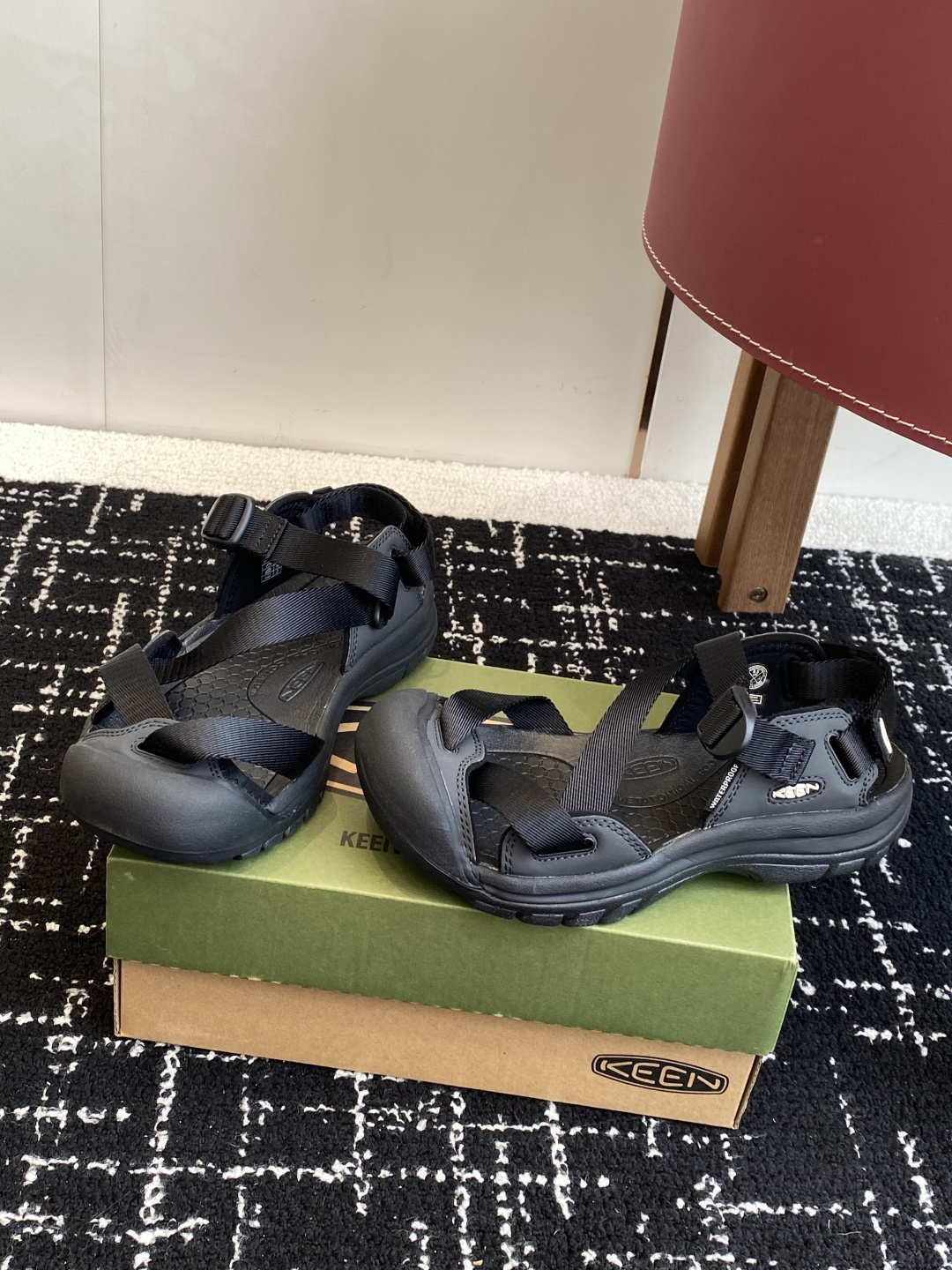 代购级
KEEN 科恩 玛丽珍Jasper 山系户外鞋
日系街头复古风 可以暴走2w步毫无压力！

第一