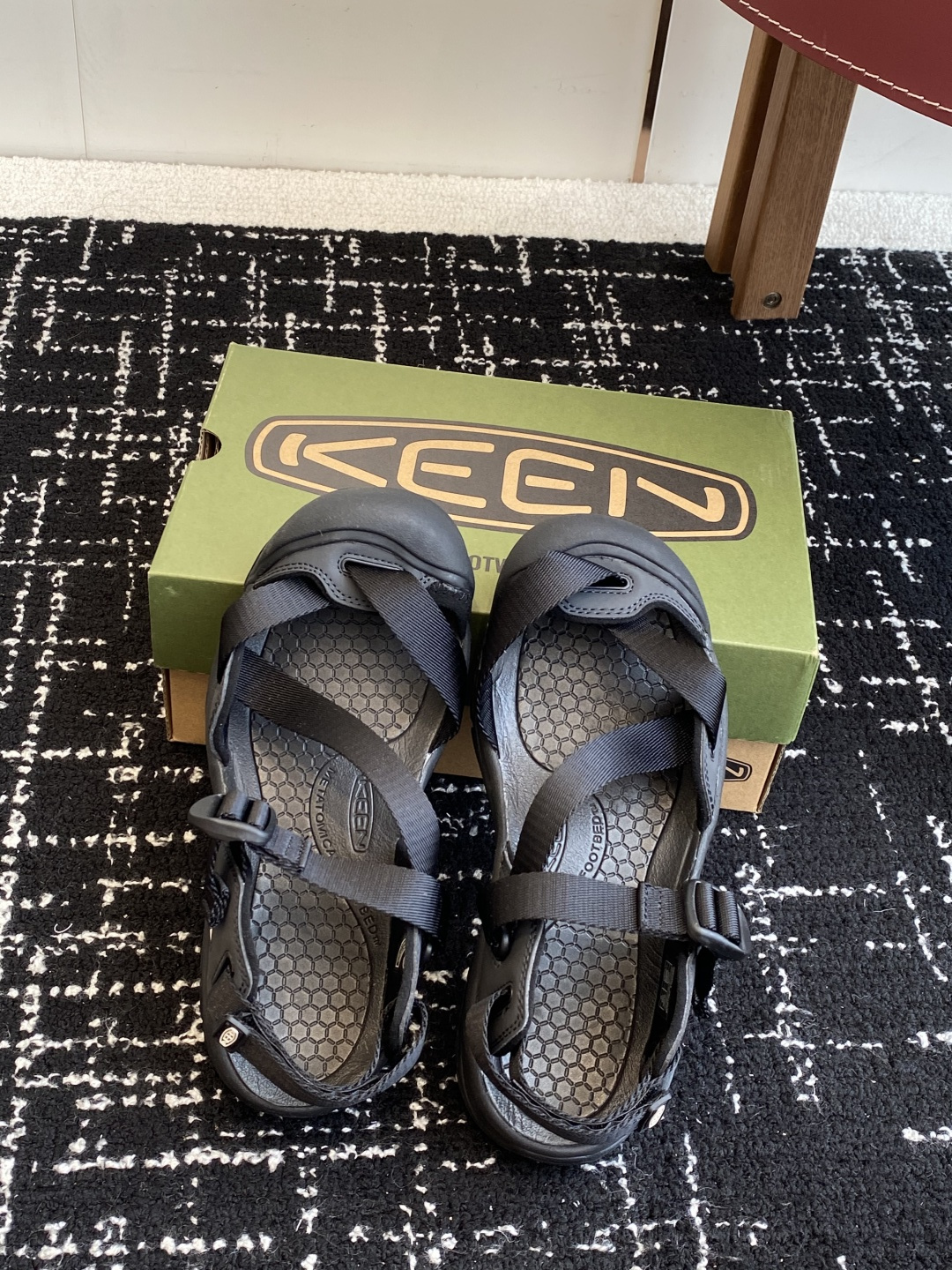 代购级
KEEN 科恩 玛丽珍Jasper 山系户外鞋
日系街头复古风 可以暴走2w步毫无压力！

第一