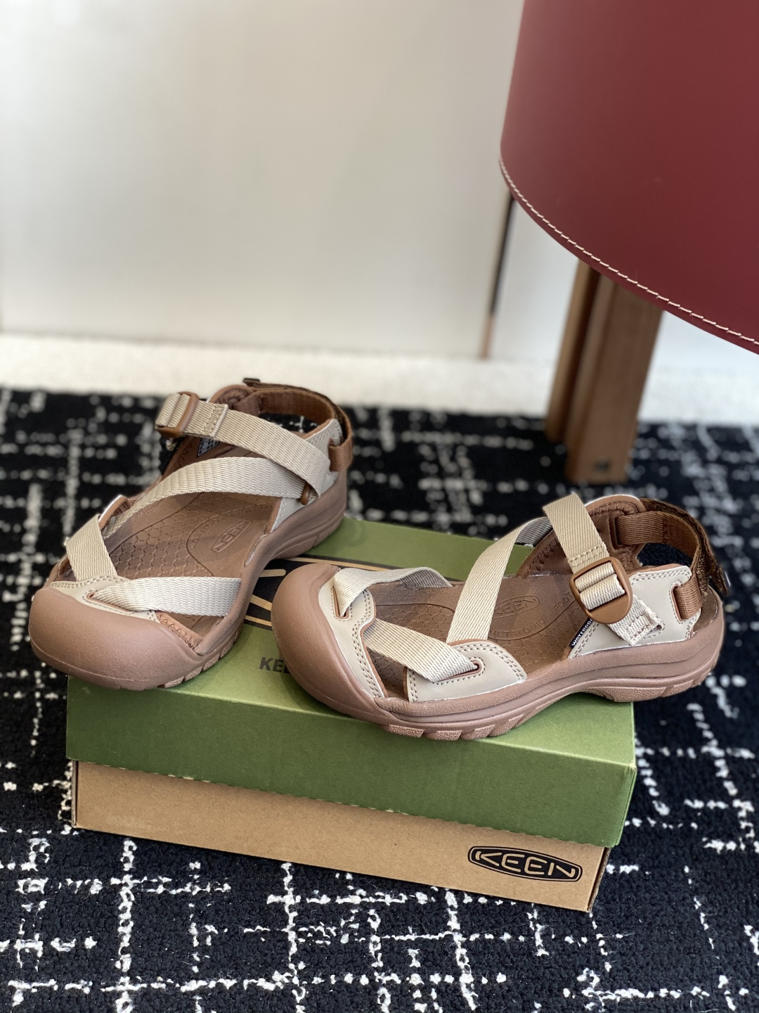 代购级
KEEN 科恩 玛丽珍Jasper 山系户外鞋
日系街头复古风 可以暴走2w步毫无压力！

第一