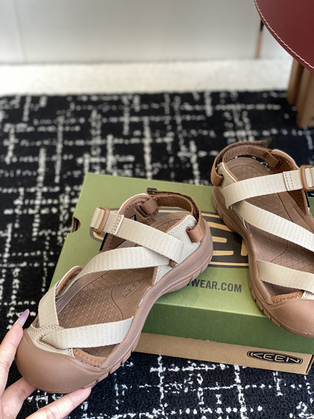 代购级
KEEN 科恩 玛丽珍Jasper 山系户外鞋
日系街头复古风 可以暴走2w步毫无压力！

第一