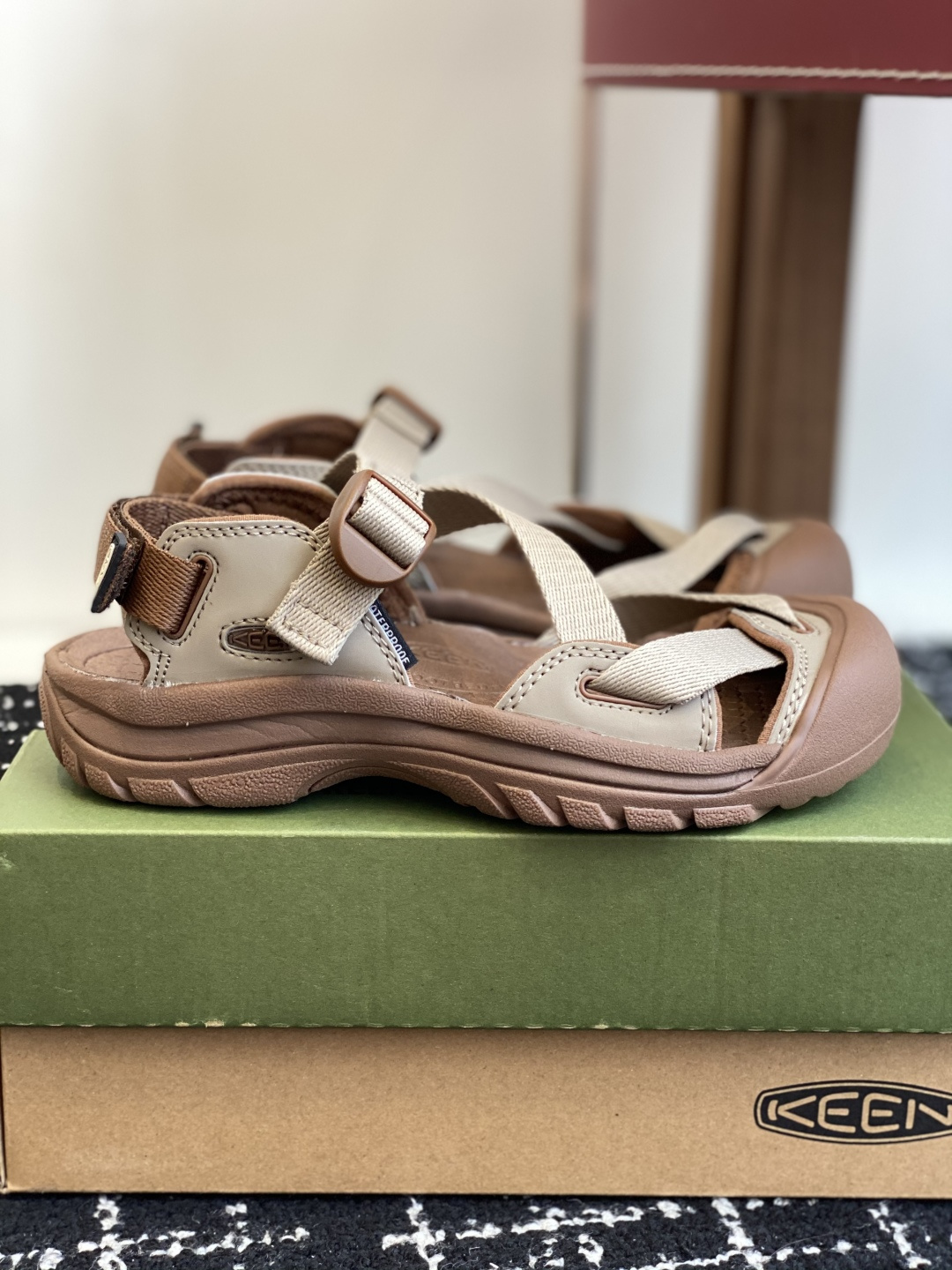 代购级
KEEN 科恩 玛丽珍Jasper 山系户外鞋
日系街头复古风 可以暴走2w步毫无压力！

第一