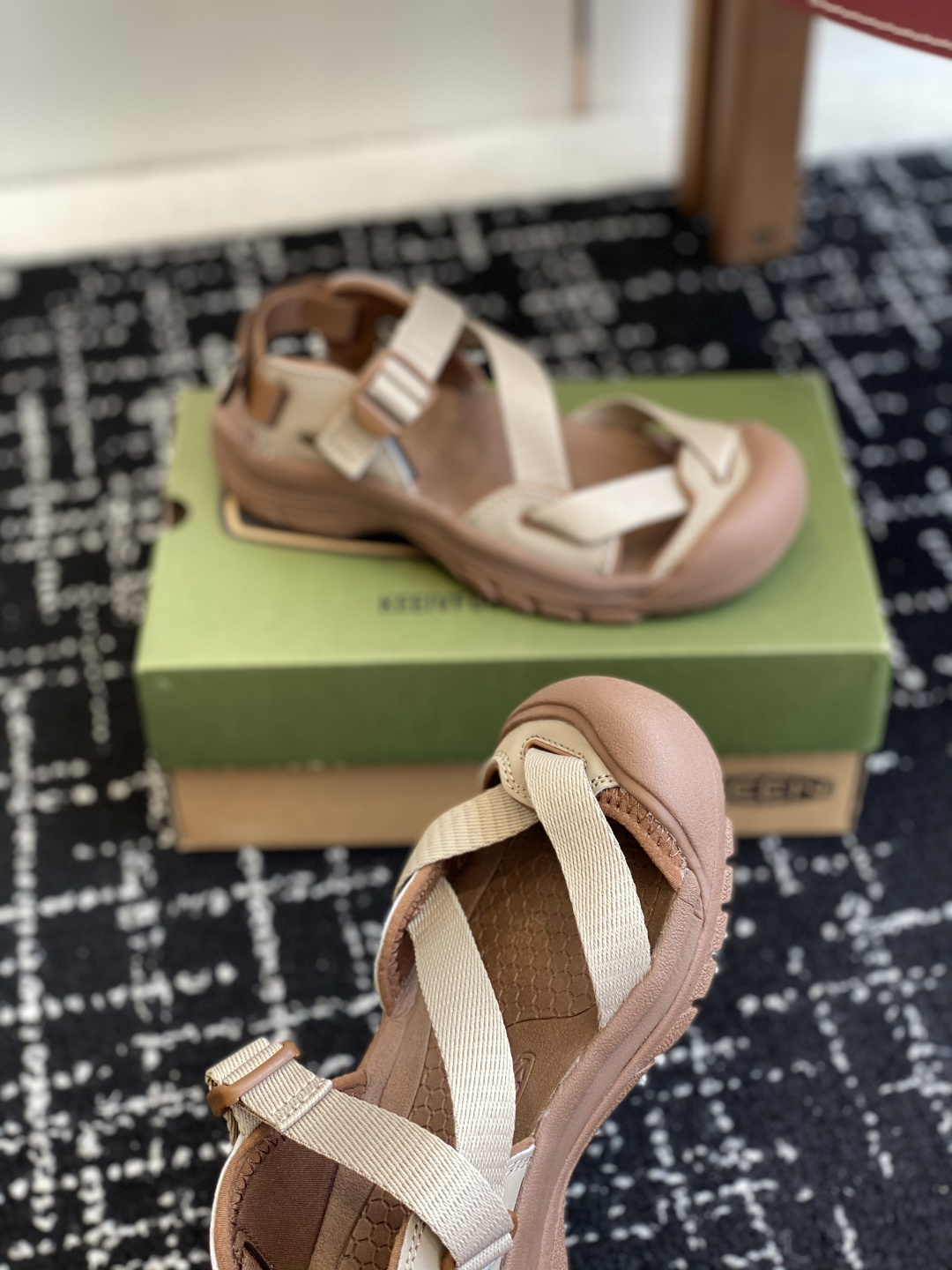 代购级
KEEN 科恩 玛丽珍Jasper 山系户外鞋
日系街头复古风 可以暴走2w步毫无压力！

第一