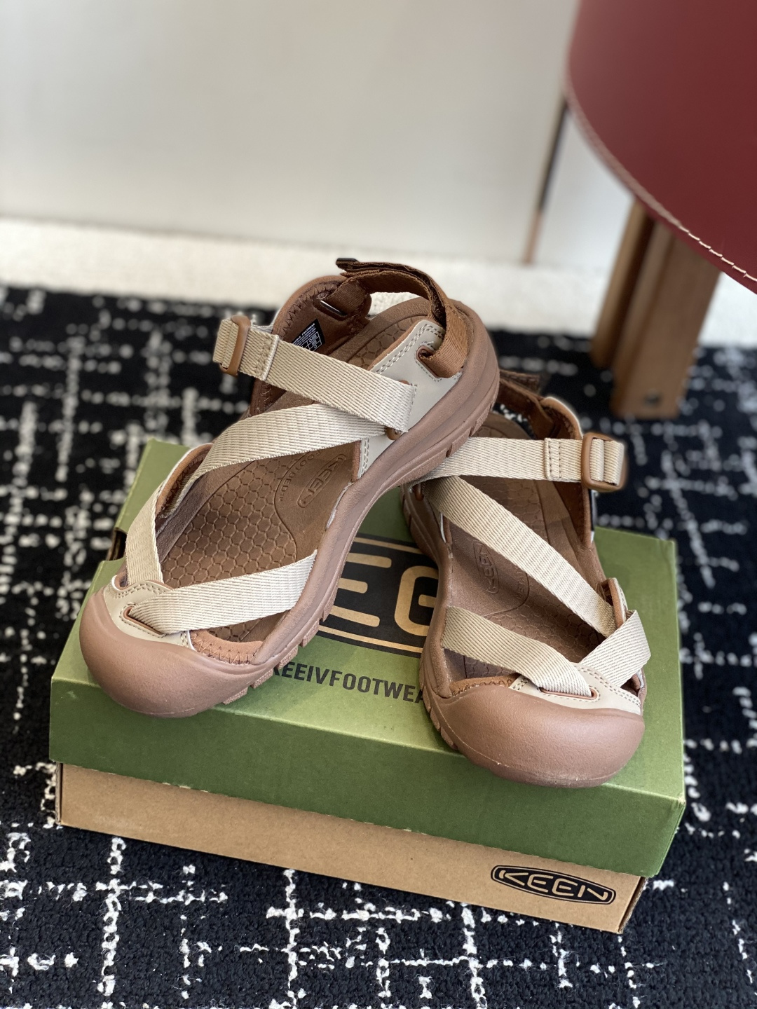 代购级
KEEN 科恩 玛丽珍Jasper 山系户外鞋
日系街头复古风 可以暴走2w步毫无压力！

第一