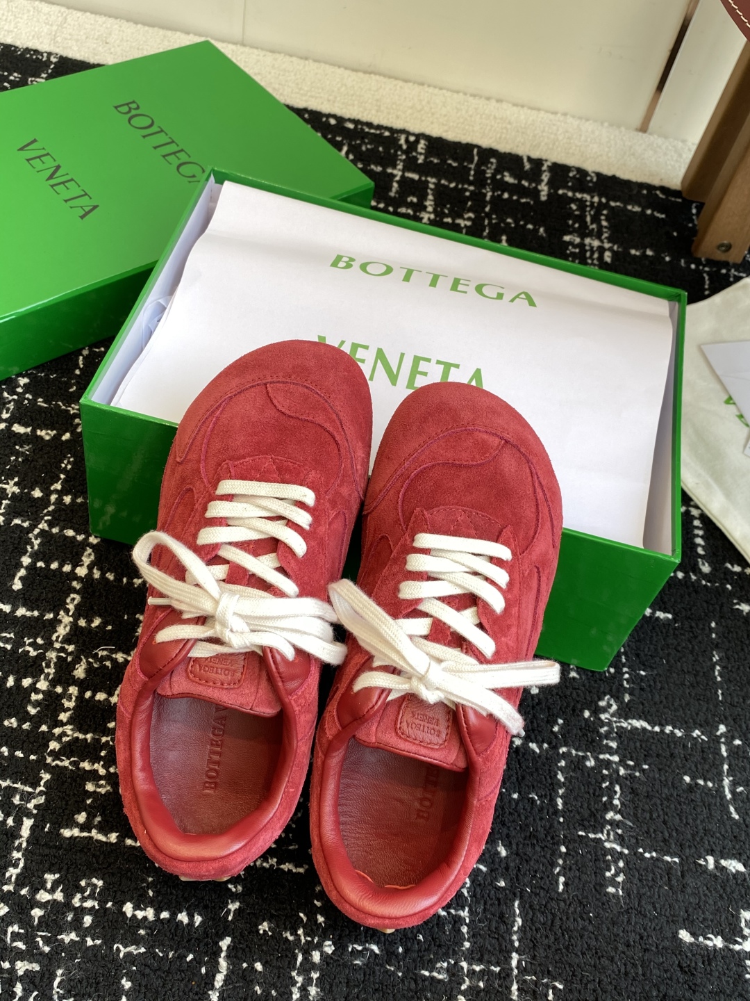 代购级
Bottega Veneta BV葆蝶家 25ss新款 阿甘鞋 德训运动鞋

Sneaker科技