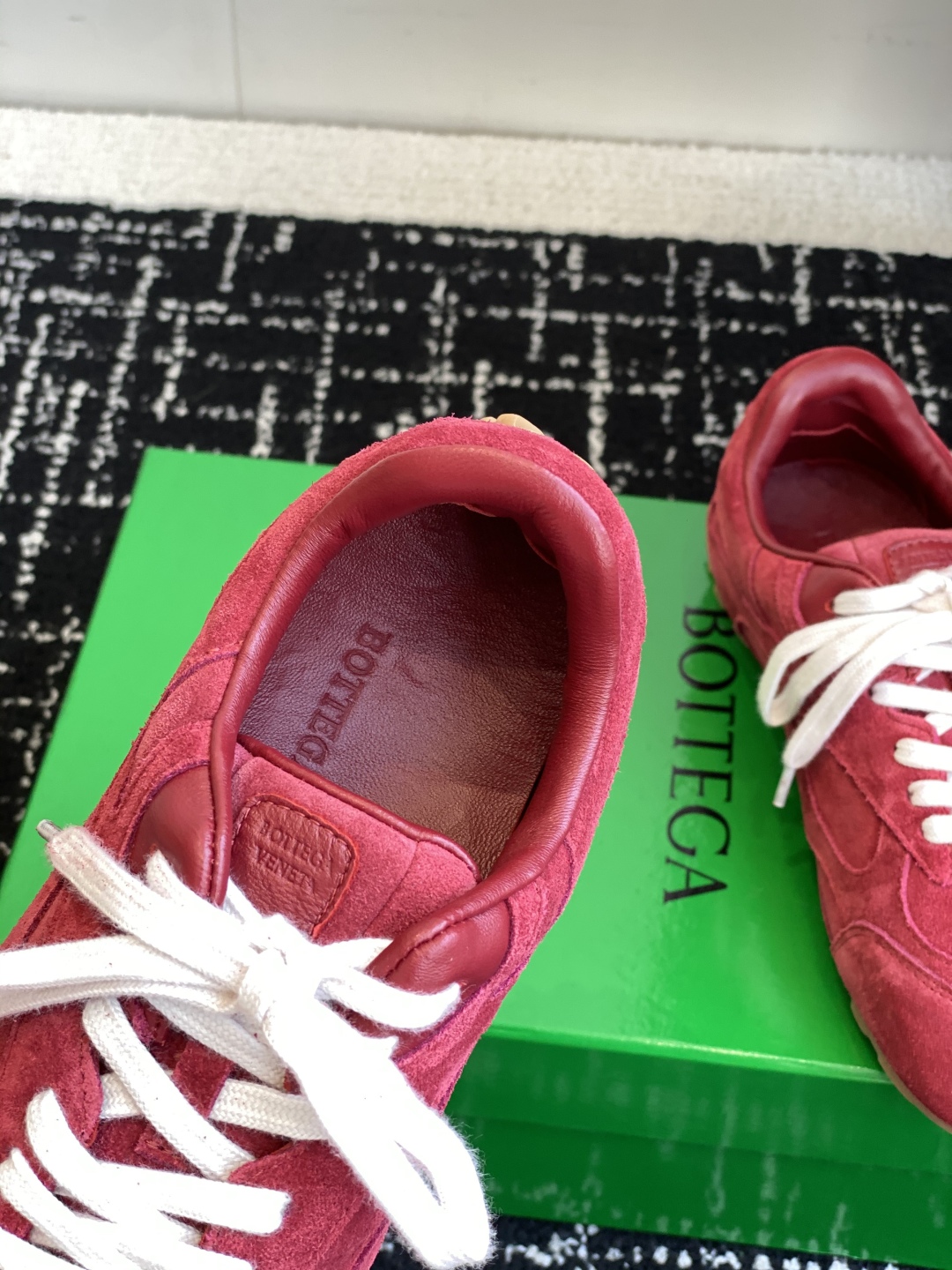 代购级
Bottega Veneta BV葆蝶家 25ss新款 阿甘鞋 德训运动鞋

Sneaker科技