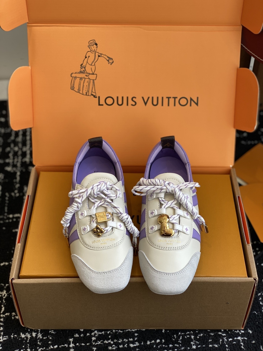 代购级(官网同步✈️盒包装)
Louis Vuitton路易威登驴牌春夏Sneakerina系列 芭蕾运