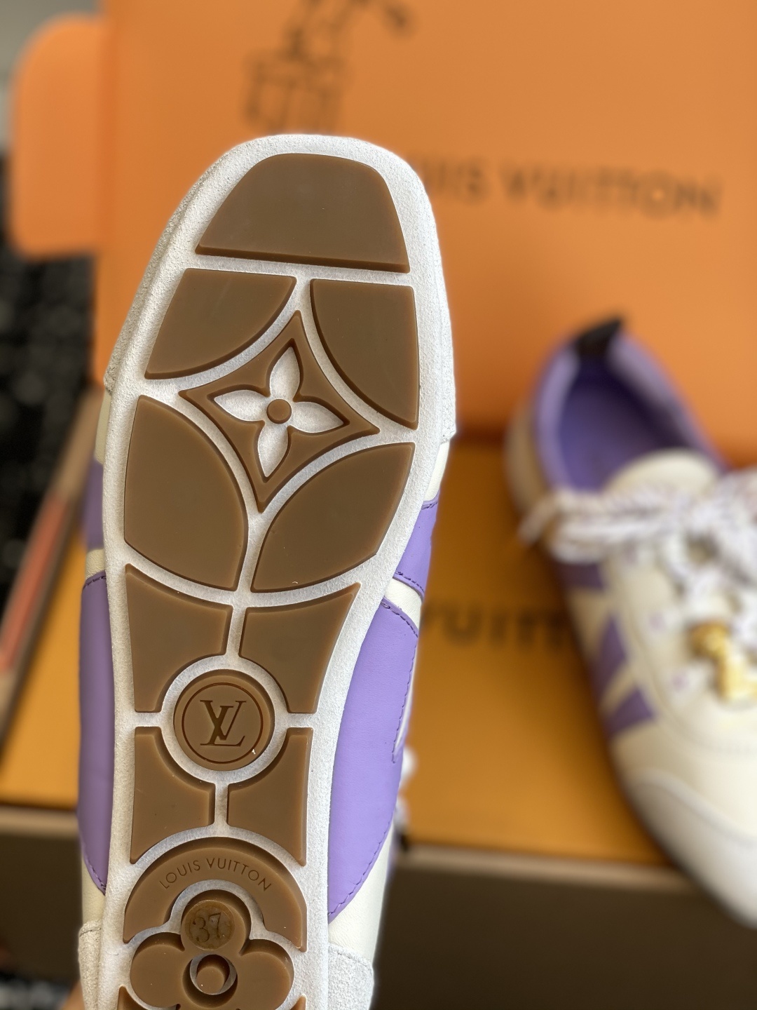 代购级(官网同步✈️盒包装)
Louis Vuitton路易威登驴牌春夏Sneakerina系列 芭蕾运