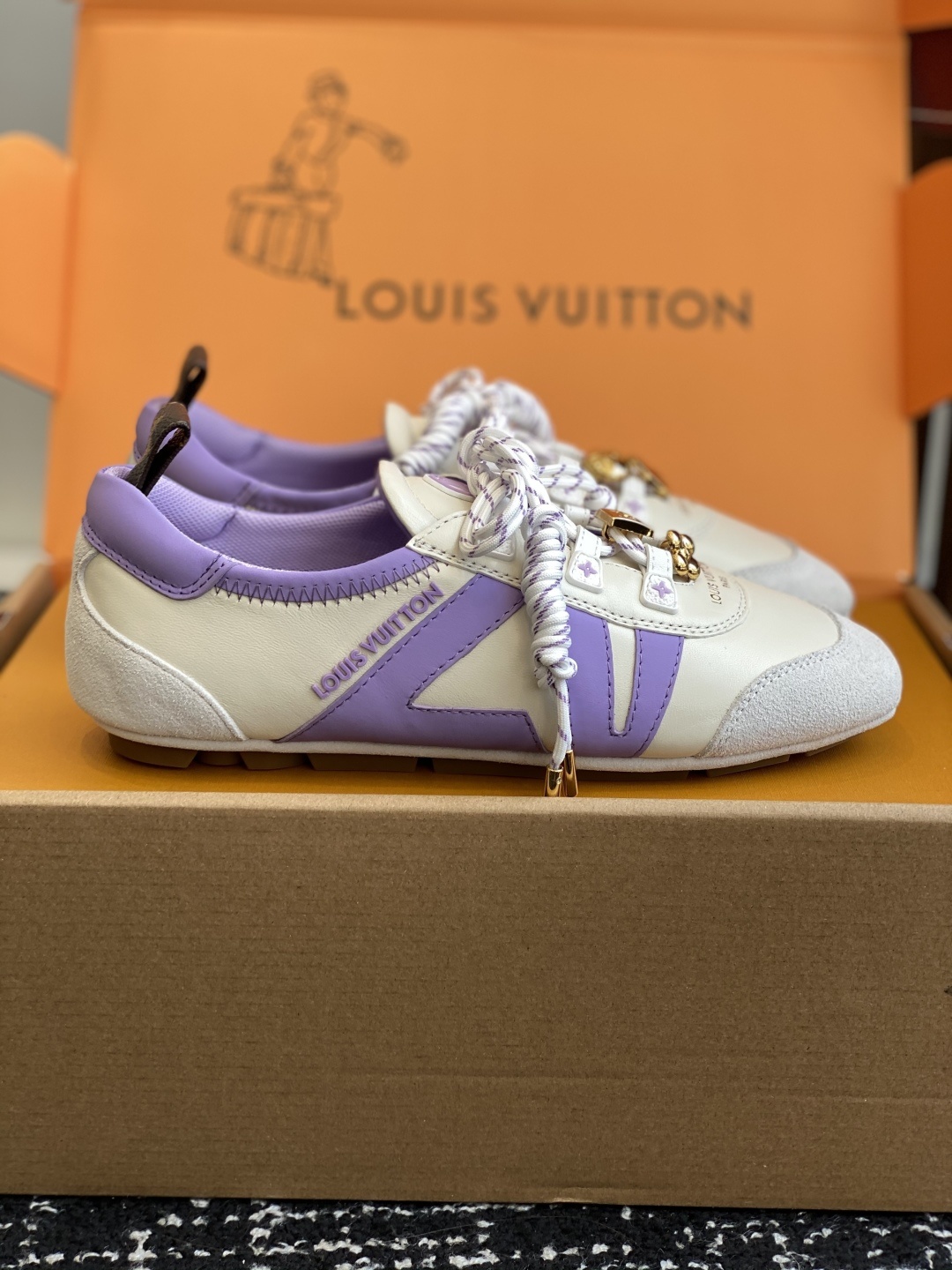 代购级(官网同步✈️盒包装)
Louis Vuitton路易威登驴牌春夏Sneakerina系列 芭蕾运