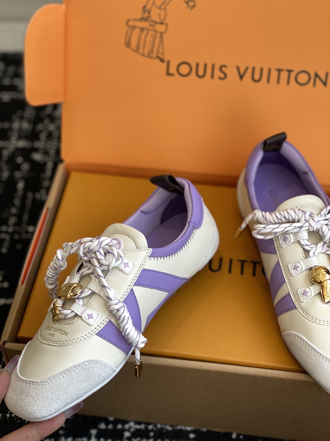 代购级(官网同步✈️盒包装)
Louis Vuitton路易威登驴牌春夏Sneakerina系列 芭蕾运