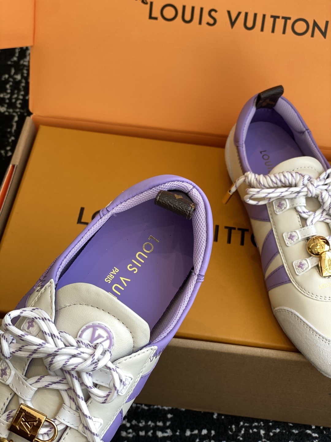代购级(官网同步✈️盒包装)
Louis Vuitton路易威登驴牌春夏Sneakerina系列 芭蕾运