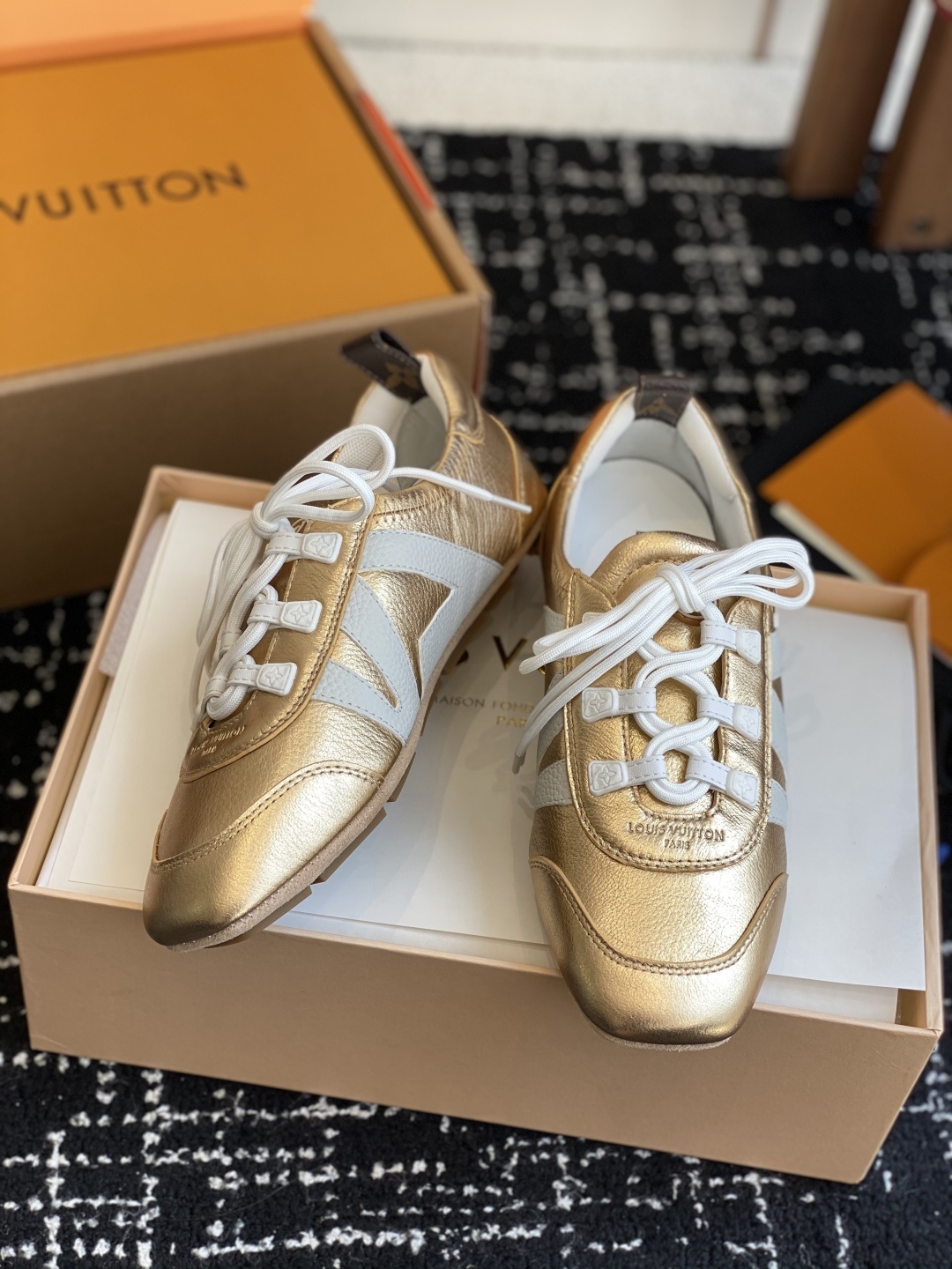 代购级(官网同步✈️盒包装)
Louis Vuitton路易威登驴牌春夏Sneakerina系列 芭蕾运