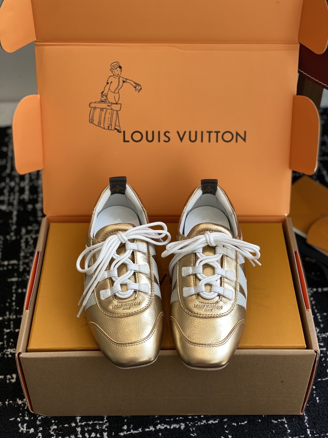 代购级(官网同步✈️盒包装)
Louis Vuitton路易威登驴牌春夏Sneakerina系列 芭蕾运
