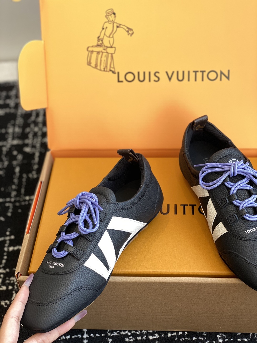 代购级(官网同步✈️盒包装)
Louis Vuitton路易威登驴牌春夏Sneakerina系列 芭蕾运