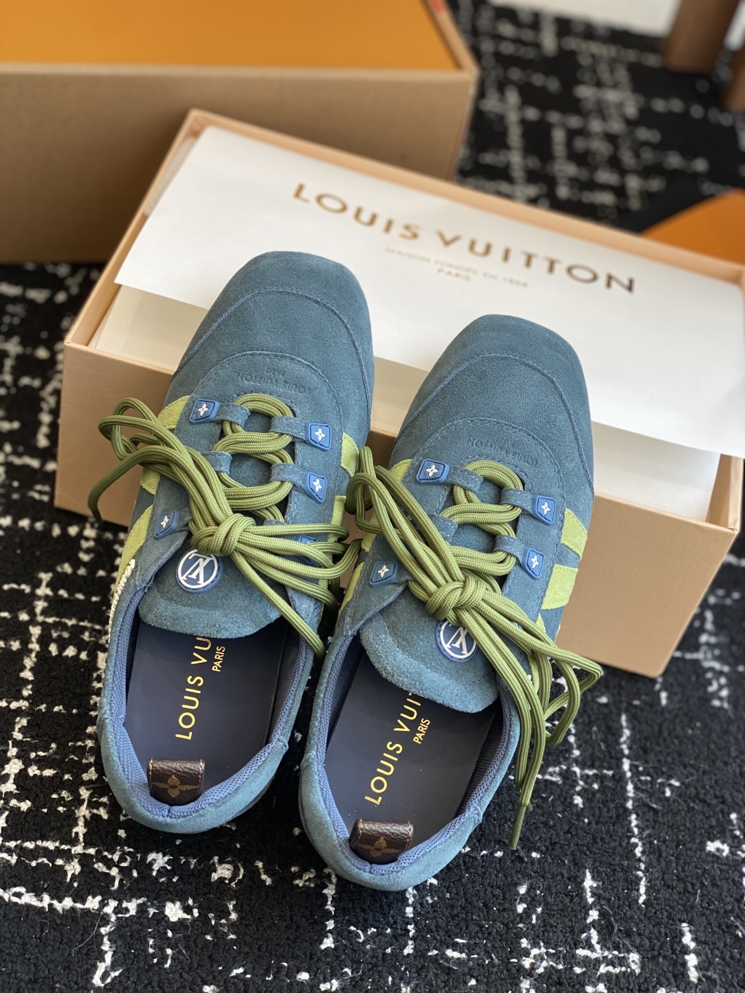 代购级(官网同步✈️盒包装)
Louis Vuitton路易威登驴牌春夏Sneakerina系列 芭蕾运