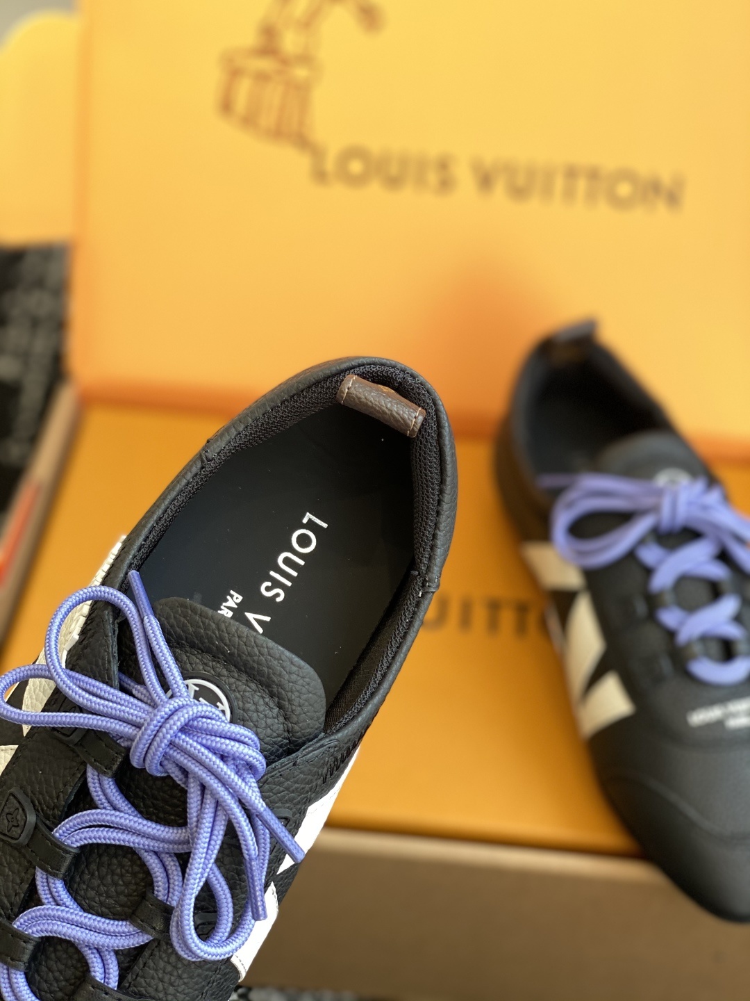 代购级(官网同步✈️盒包装)
Louis Vuitton路易威登驴牌春夏Sneakerina系列 芭蕾运