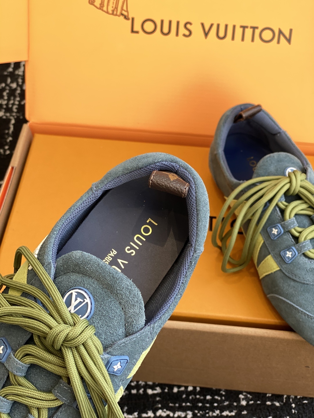 代购级(官网同步✈️盒包装)
Louis Vuitton路易威登驴牌春夏Sneakerina系列 芭蕾运