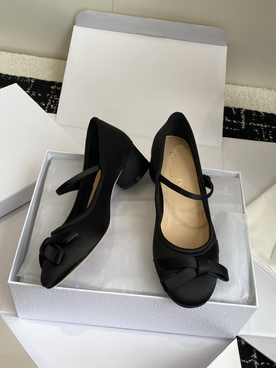 代购级（官网同步飞机盒✈️）
Dior 25ss 早春新品芭蕾舞鞋 新品DIOR 真丝 蝴蝶结 芭蕾舞 