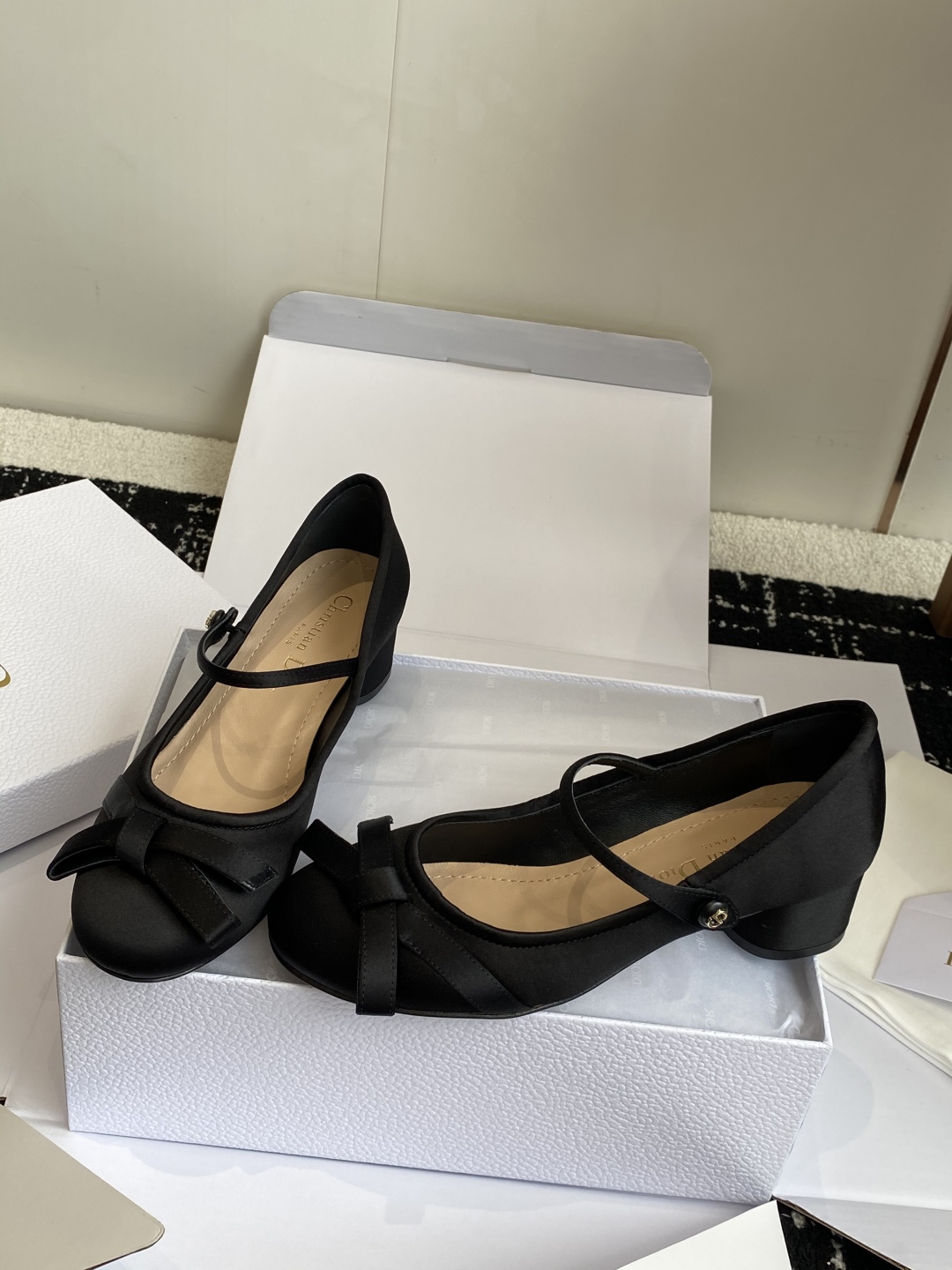 代购级（官网同步飞机盒✈️）
Dior 25ss 早春新品芭蕾舞鞋 新品DIOR 真丝 蝴蝶结 芭蕾舞 