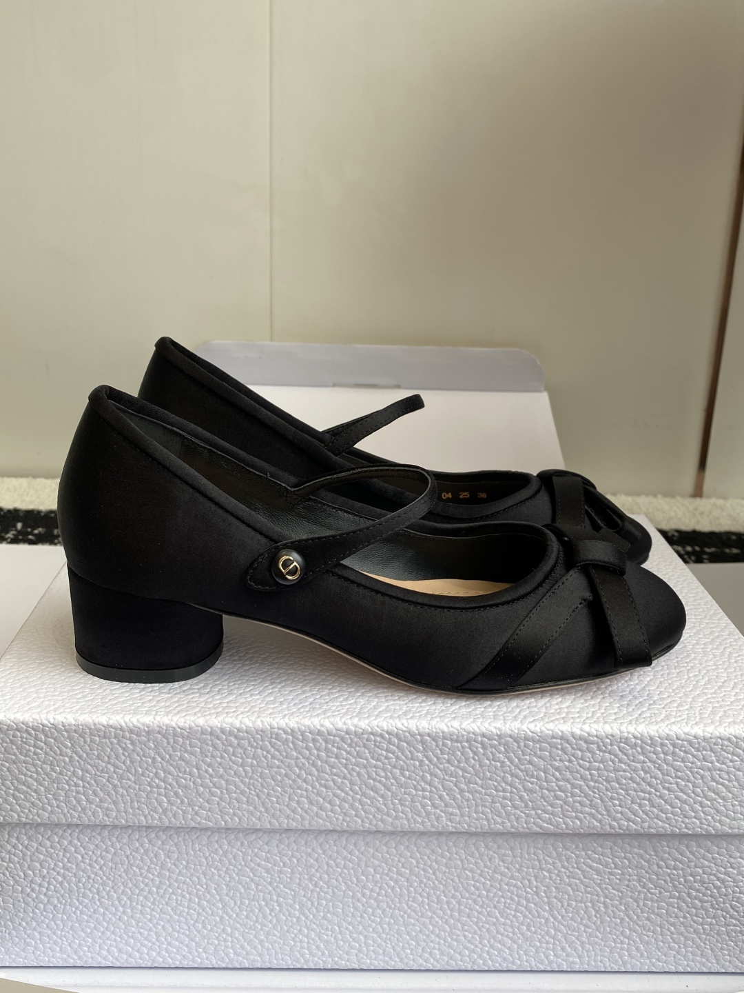 代购级（官网同步飞机盒✈️）
Dior 25ss 早春新品芭蕾舞鞋 新品DIOR 真丝 蝴蝶结 芭蕾舞 