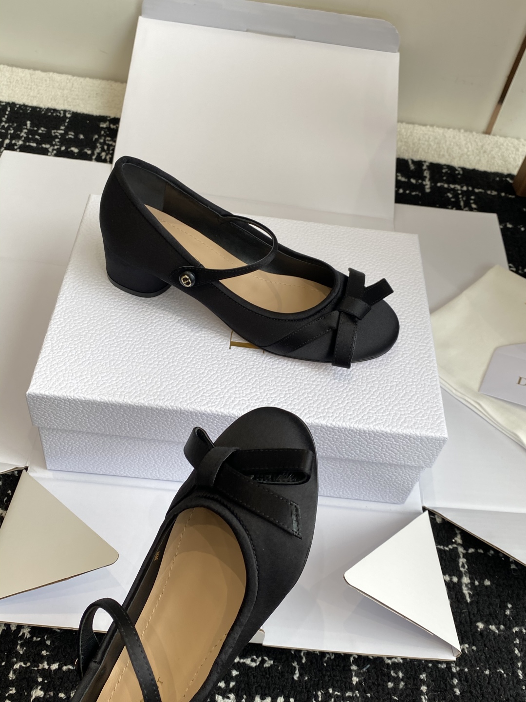 代购级（官网同步飞机盒✈️）
Dior 25ss 早春新品芭蕾舞鞋 新品DIOR 真丝 蝴蝶结 芭蕾舞 