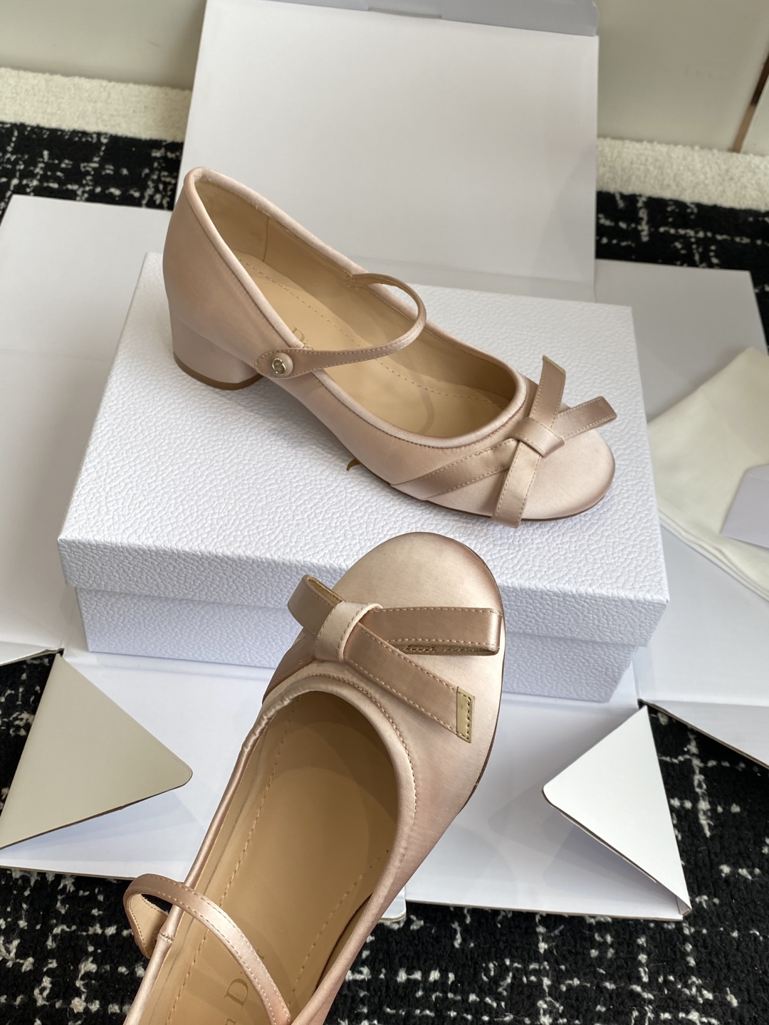 代购级（官网同步飞机盒✈️）
Dior 25ss 早春新品芭蕾舞鞋 新品DIOR 真丝 蝴蝶结 芭蕾舞 