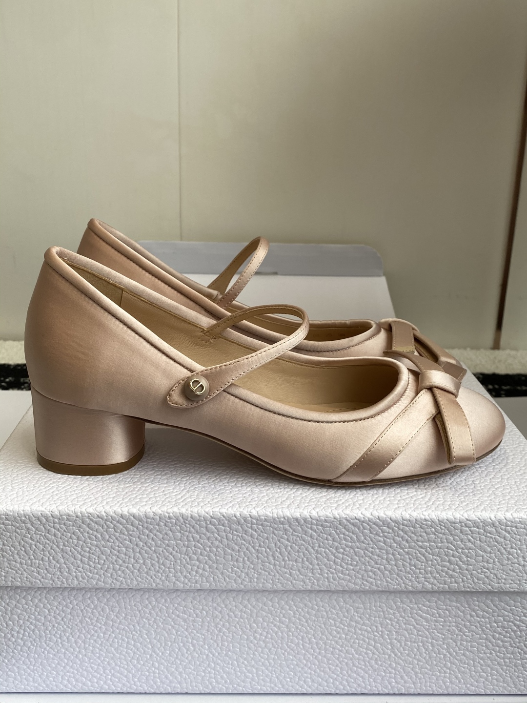 代购级（官网同步飞机盒✈️）
Dior 25ss 早春新品芭蕾舞鞋 新品DIOR 真丝 蝴蝶结 芭蕾舞 