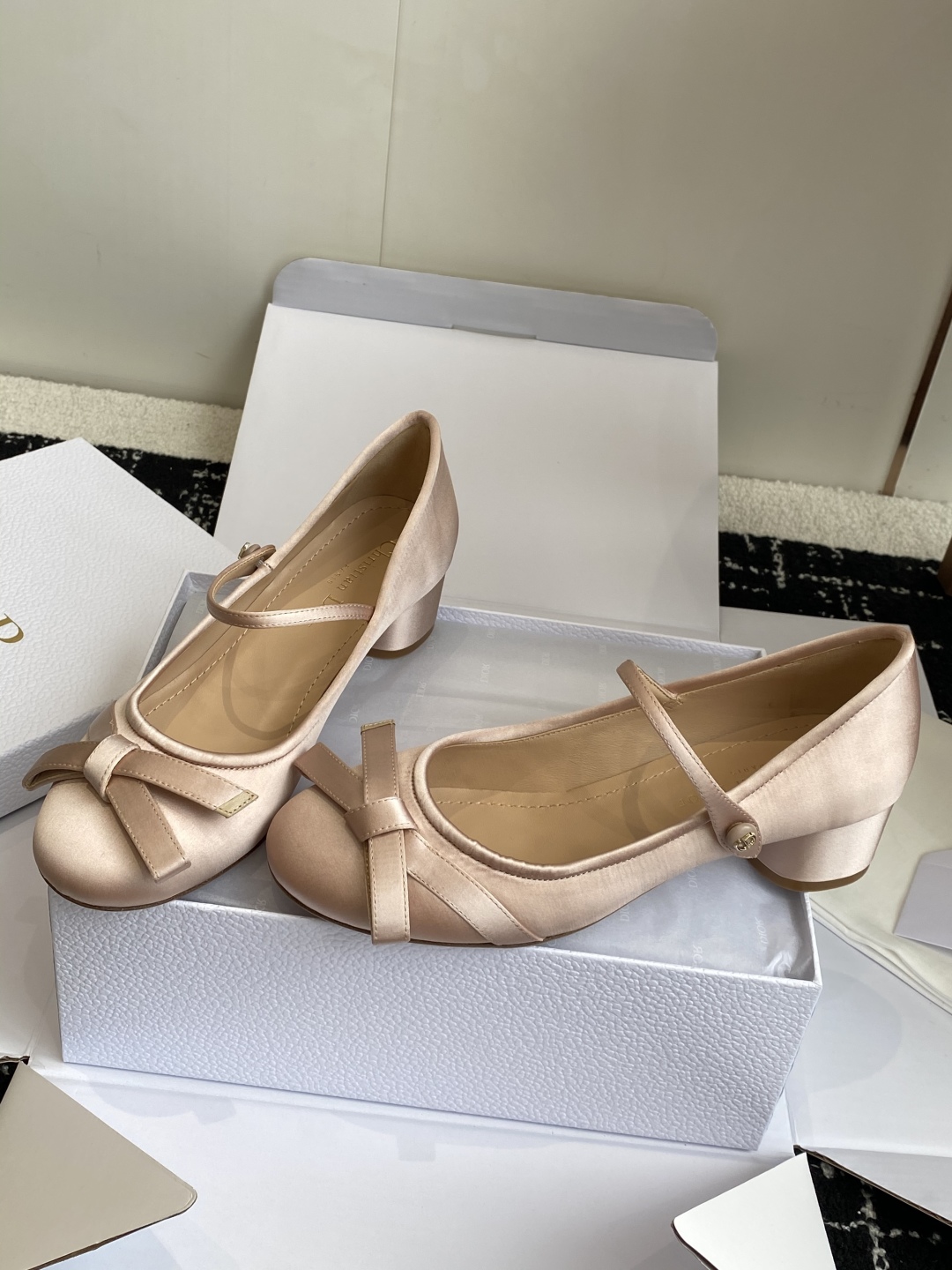 代购级（官网同步飞机盒✈️）
Dior 25ss 早春新品芭蕾舞鞋 新品DIOR 真丝 蝴蝶结 芭蕾舞 