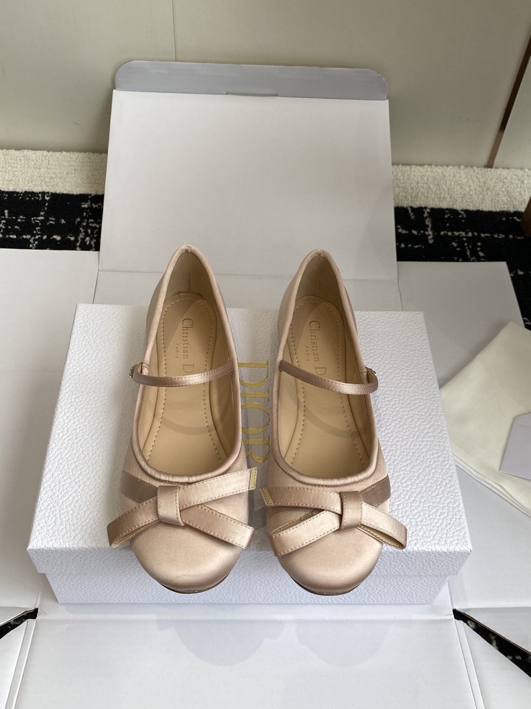 代购级（官网同步飞机盒✈️）
Dior 25ss 早春新品芭蕾舞鞋 新品DIOR 真丝 蝴蝶结 芭蕾舞 