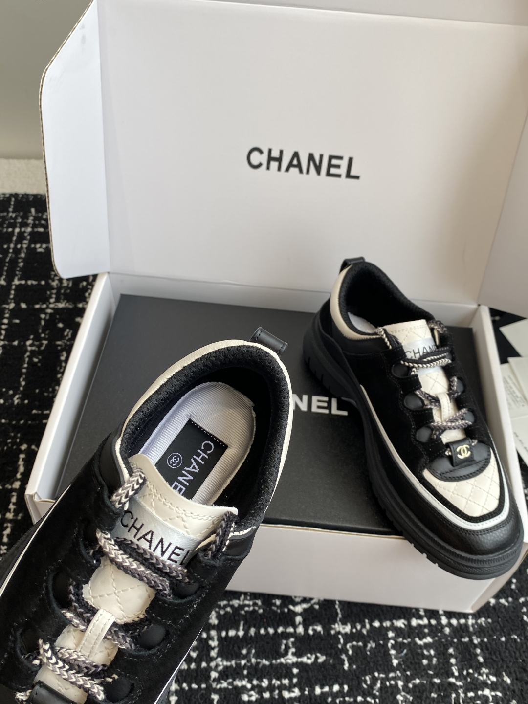 代购级
CHANEL 25ss 秋冬新款运动鞋 官网同步上 专柜断货王 各大博主社交日推款

这季新款简